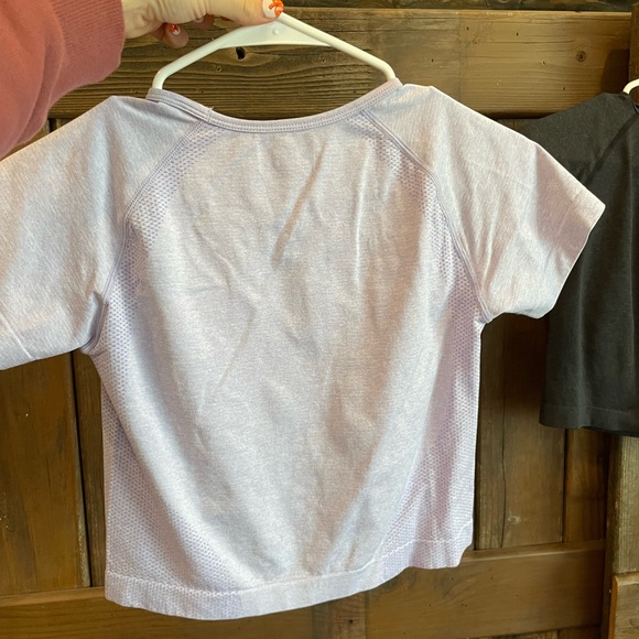 4 athletic waist-length tees - Picture 8 of 10